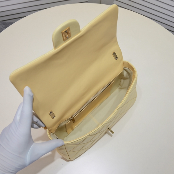 シャネルバッグ着用イメージ